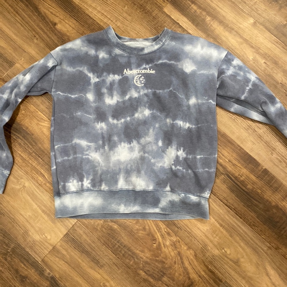 Sweatshirt tie dyed